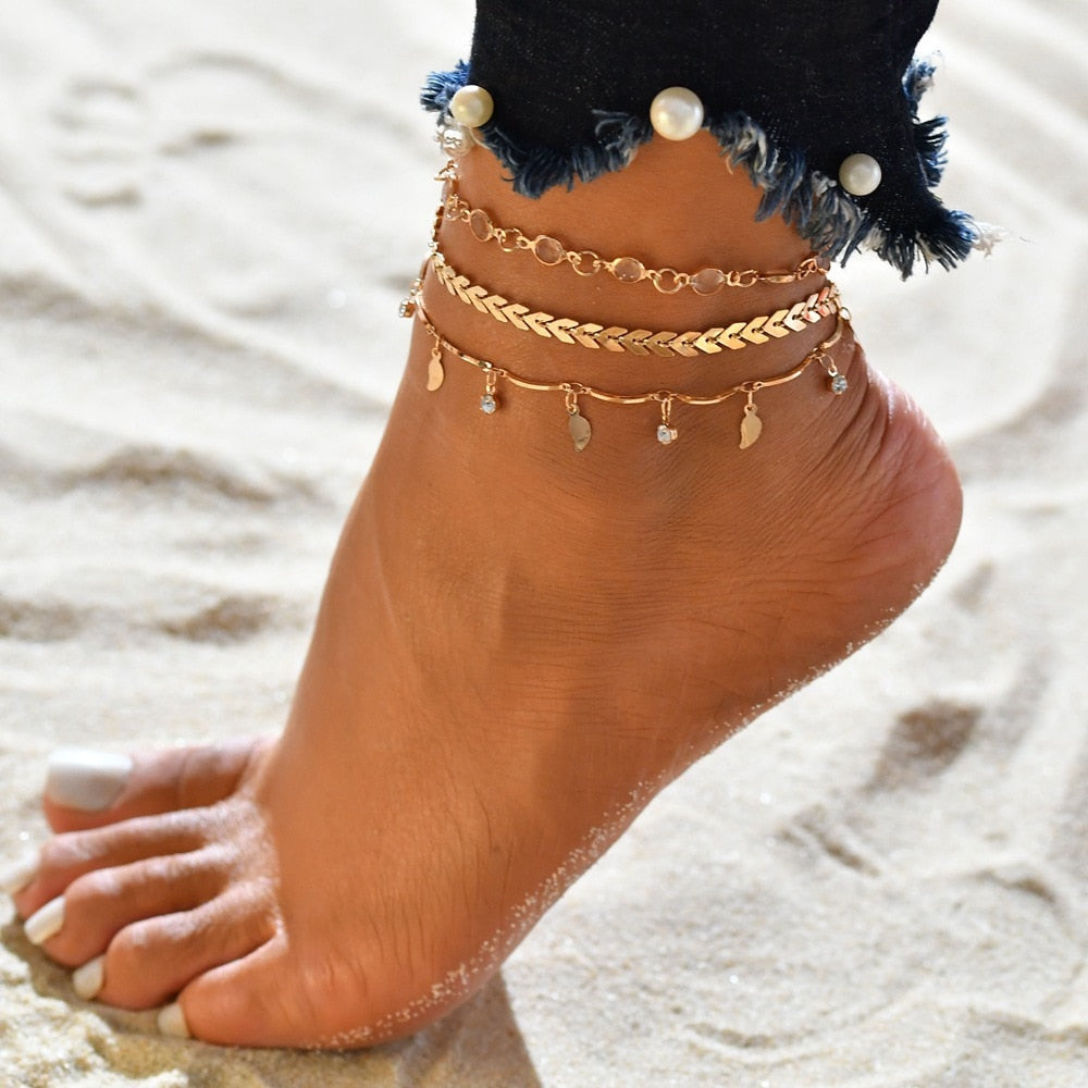 4-teiliges Set Bohemia Muschelketten-Fußkettchen für Frauen mit Pailletten, Knöchelarmband am Bein, trendiger Sommer-Strandschmuck Geschenk